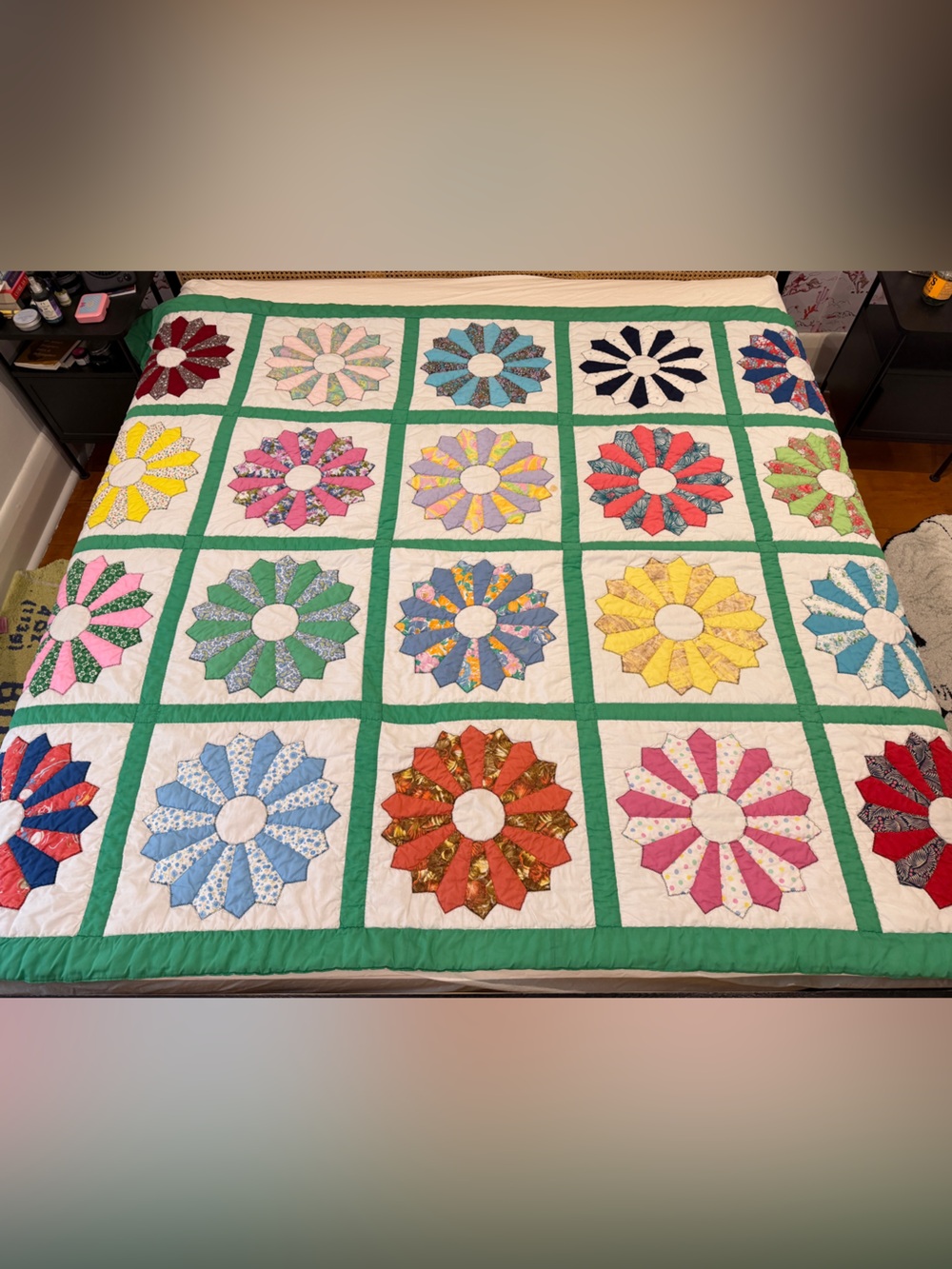 Dresden Plate Quilt - Vintage Handmade